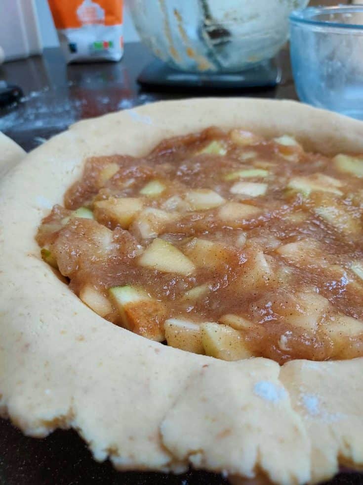 Gluten Free Apple Pie by Glutarama - how to fill the pie