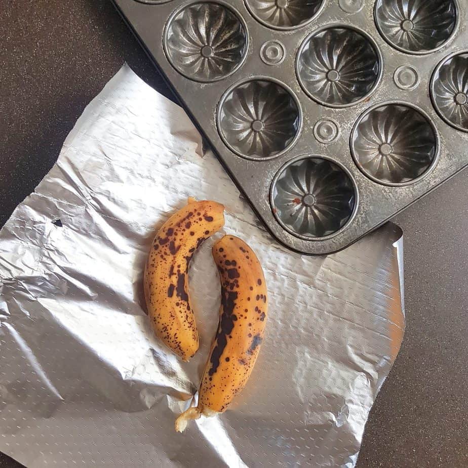How to roast a whole banana - Glutarama
