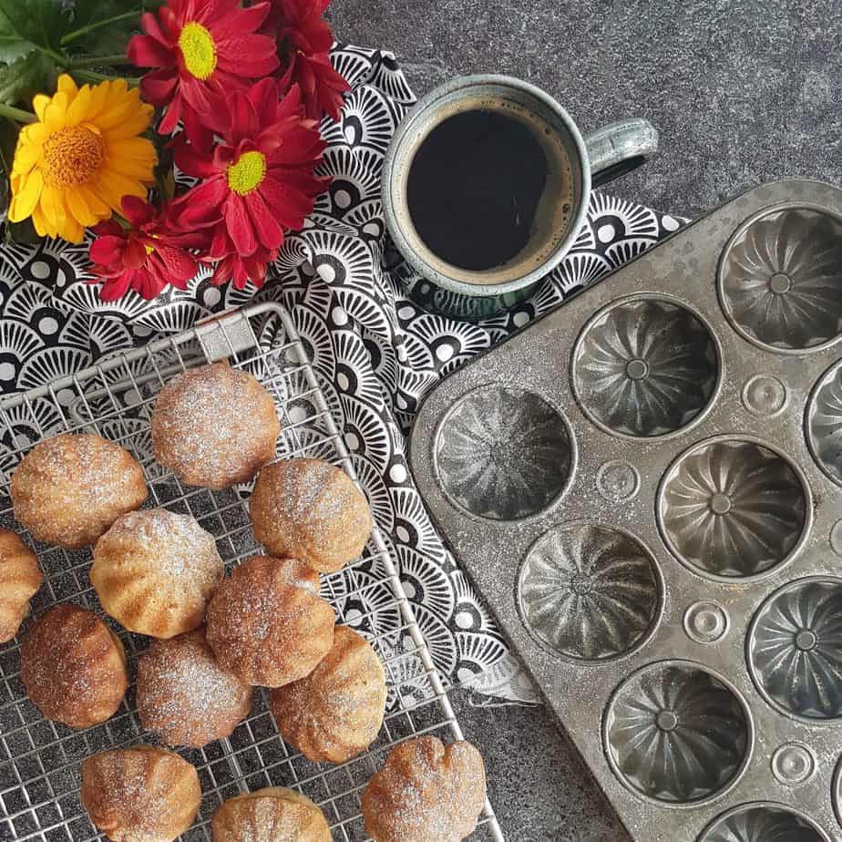 Easy Roast Banana Cake Buns